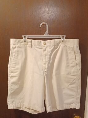 L.L. Bean Men's Cream Chino Shorts Size 37